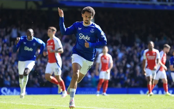 Arsenal's slim title hopes almost over after Everton draw