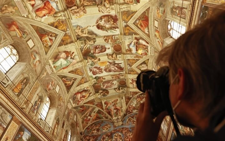 Conclave to choose new pope to begin on 7 May