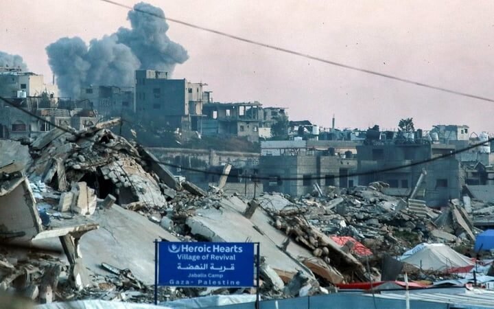 Netanyahu visits Gaza as truce talks with Hamas continue