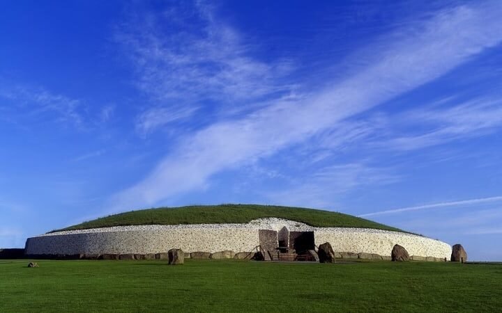 Who's really buried in Newgrange's passage tombs?