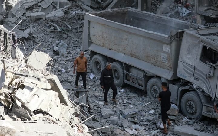 Gaza medics say 70 dead as Israel intensifies bombardment