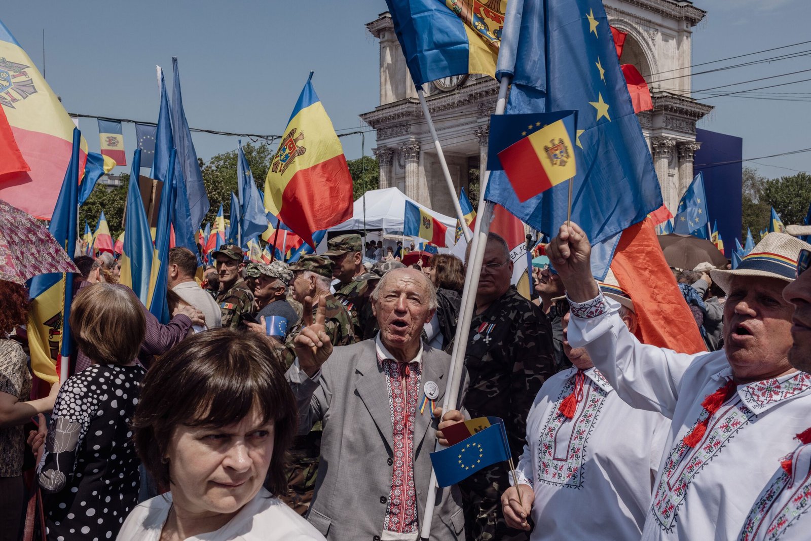 Moldova launches election campaign amid warnings of Russian interference