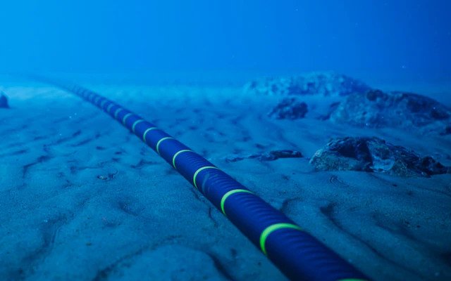 UK faces threat to undersea cables amid Russian intelligence activity