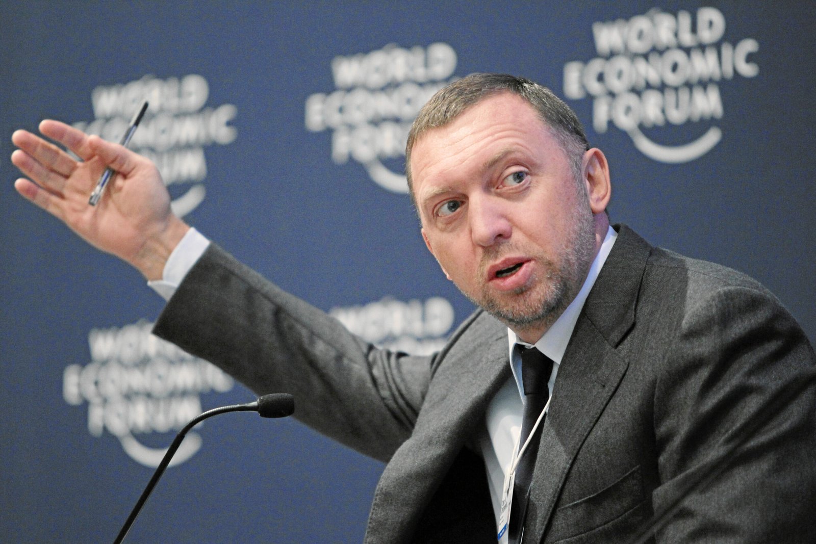 Austria pushes EU to lift sanctions on Deripaska assets for Raiffeisen compensation