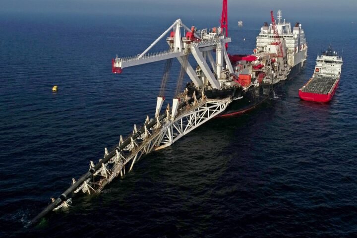 Schroeder defends Nord Stream 2 at Mecklenburg-Western Pomerania hearing