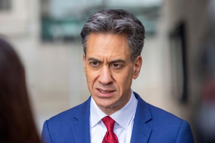 Ed Miliband faces new cronyism allegations after appointing former aide to top civil service role