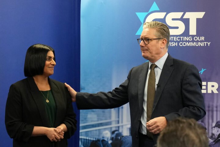 Keir Starmer criticizes Sadiq Khan over defense of Gaza chants deemed antisemitic