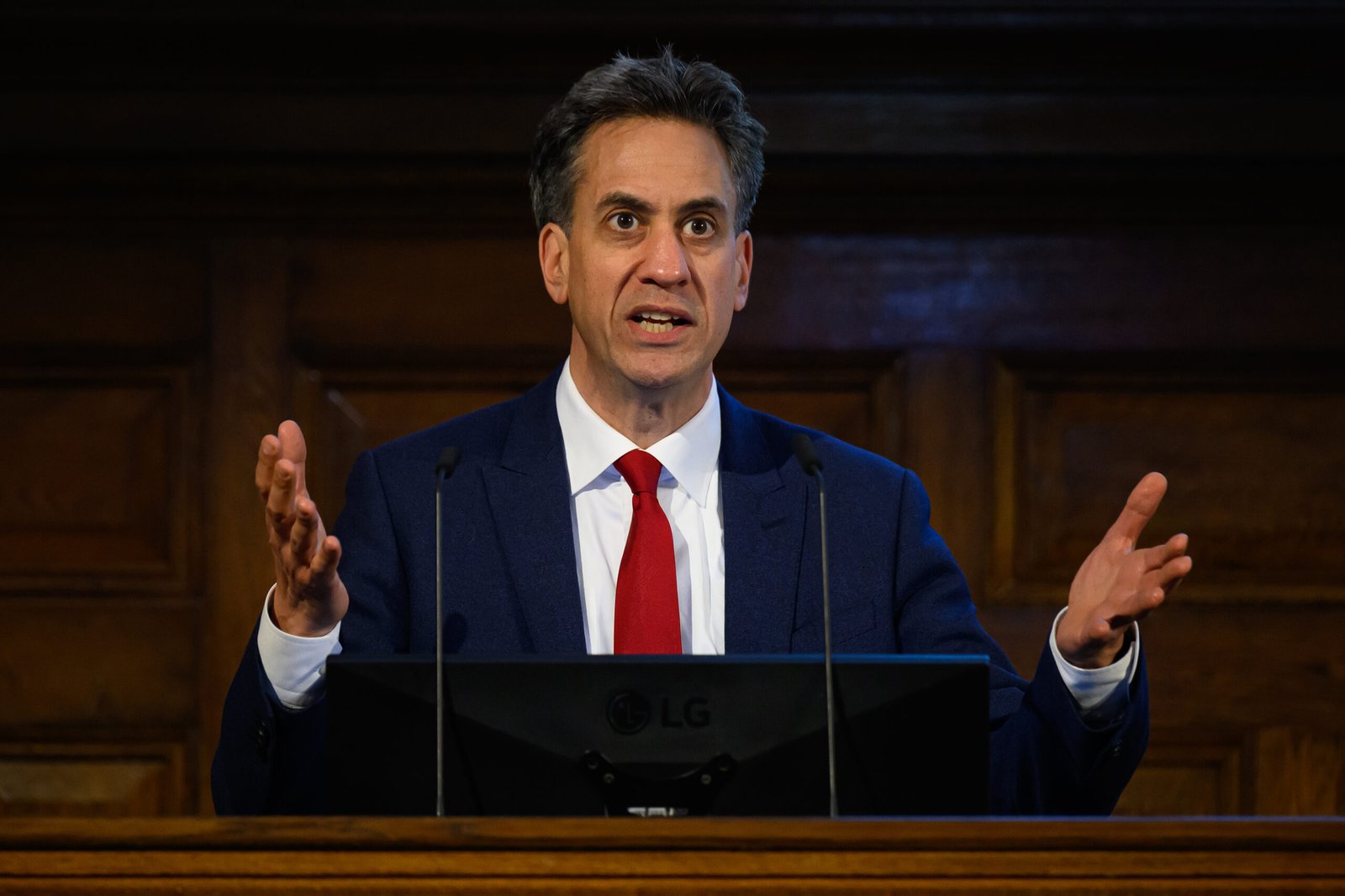 Labour MP warns that Miliband’s green agenda jeopardizes UK jobs and manufacturing