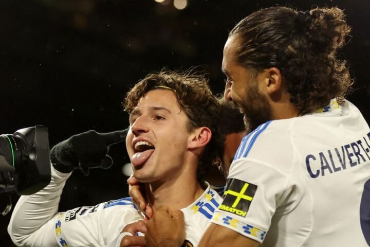 Leeds United beats West Ham 2-1, deepening Hammers' relegation fears