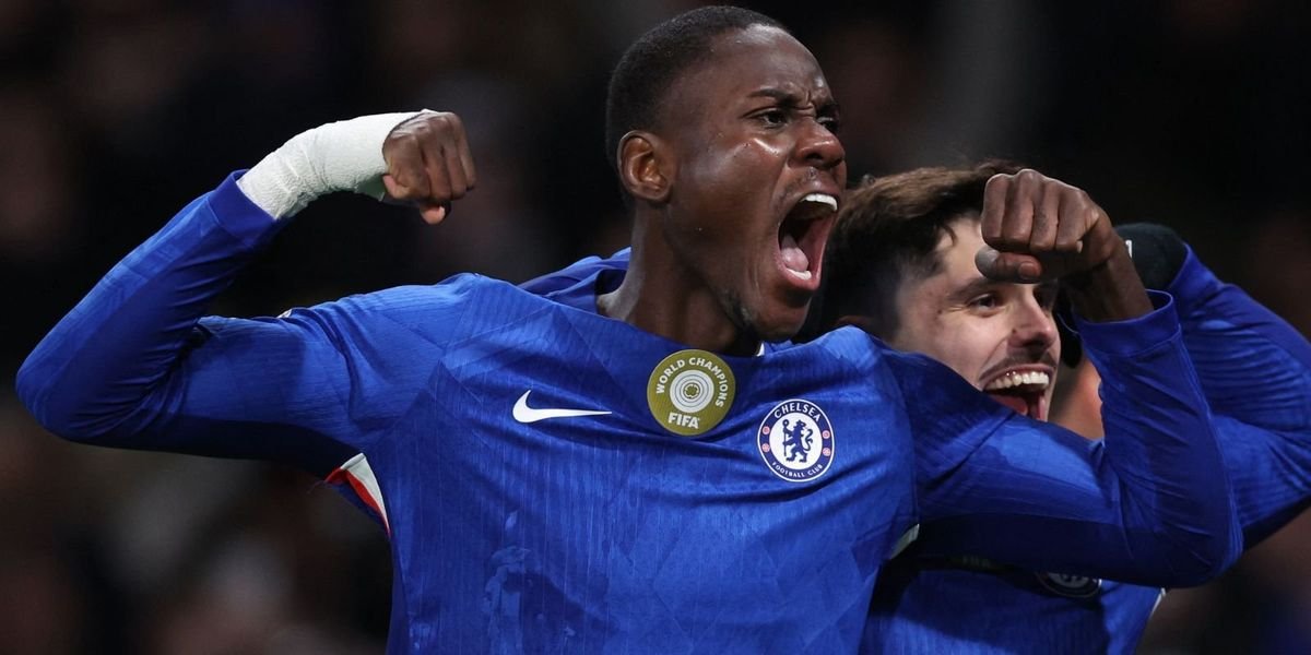 Chelsea holds Arsenal to 1-1 draw despite being down to 10 men