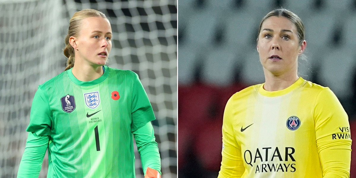 Hannah Hampton acknowledges Mary Earps during acceptance speech as she wins BBC Women's Footballer of the Year