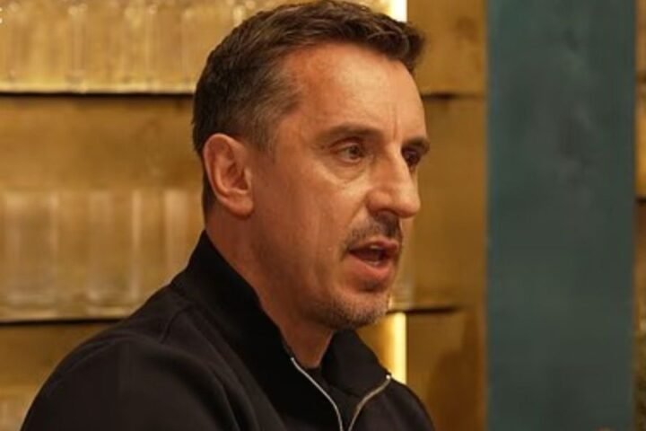 Roy Keane defends Gary Neville after David Luiz message over past comments
