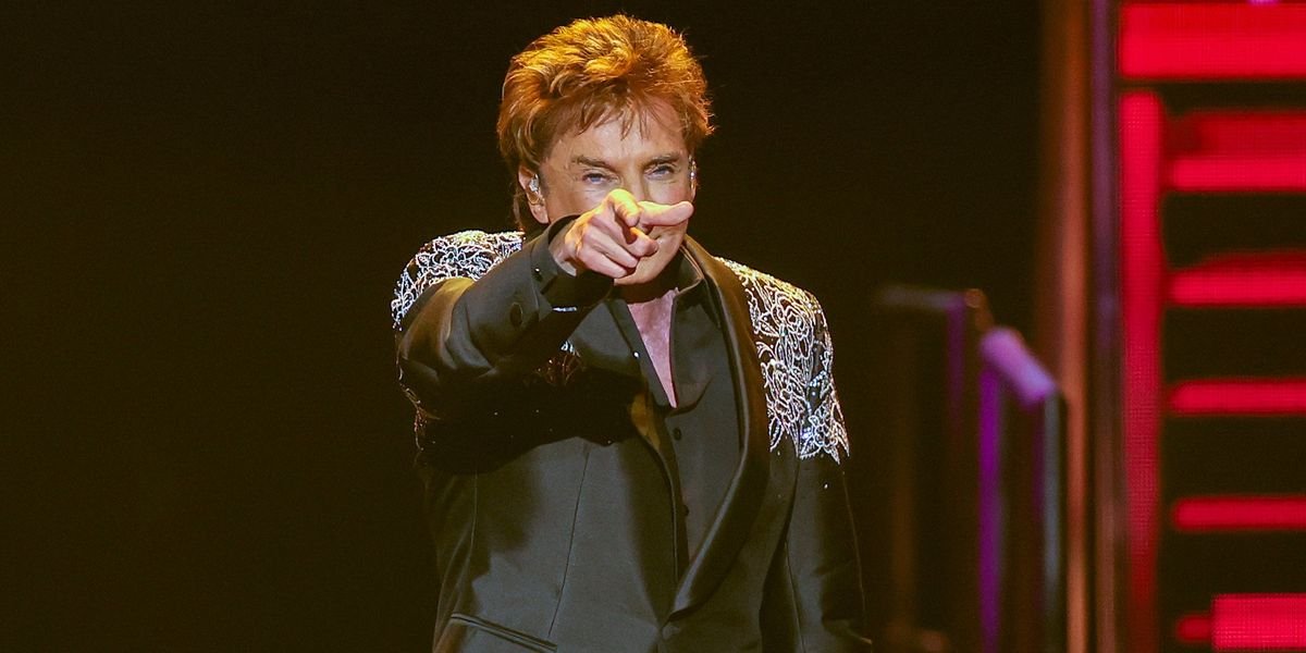 Tottenham faces royalties dispute over Barry Manilow song used as pre-match anthem