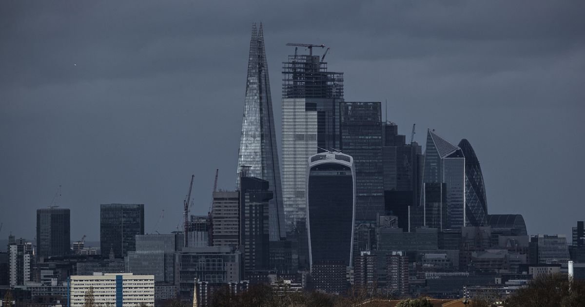 UK economy shows minimal growth of 0.1% in third quarter ahead of Budget