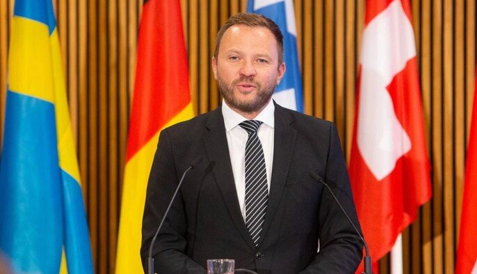 Estonia issues explicit warning against Russian incursions on its NATO border