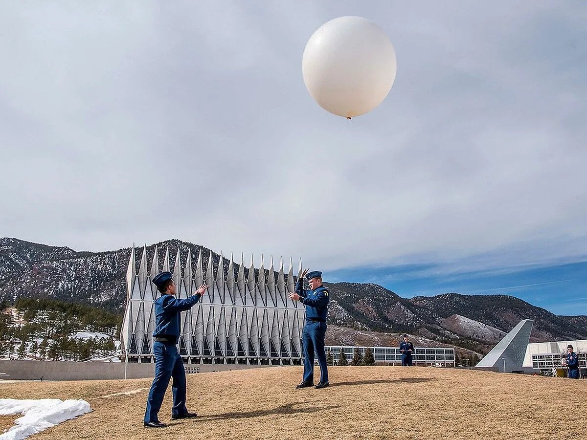 Belarusian weather balloons disrupt Lithuanian airports and strain NATO’s eastern flank