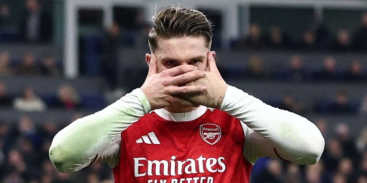 Arsenal secures top spot in Premier League heading into Christmas with narrow win over Everton