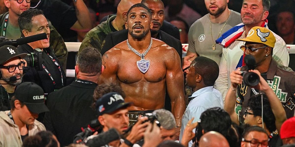 Boxing fans criticise rendition of 'God Save The King' before Joshua vs Paul fight