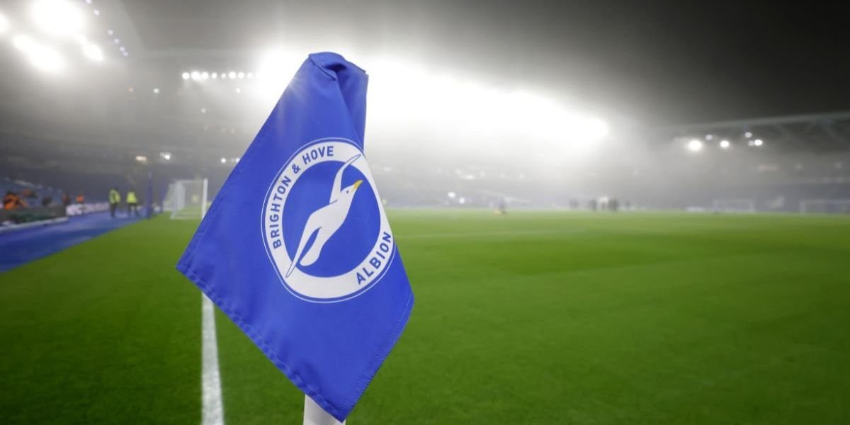 Brighton bans Guardian journalists amid investigation demands over Tony Bloom's gambling allegations