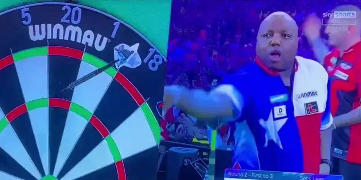 Darts player Nathan Aspinall appears to encourage crowd's explicit chants against Keir Starmer