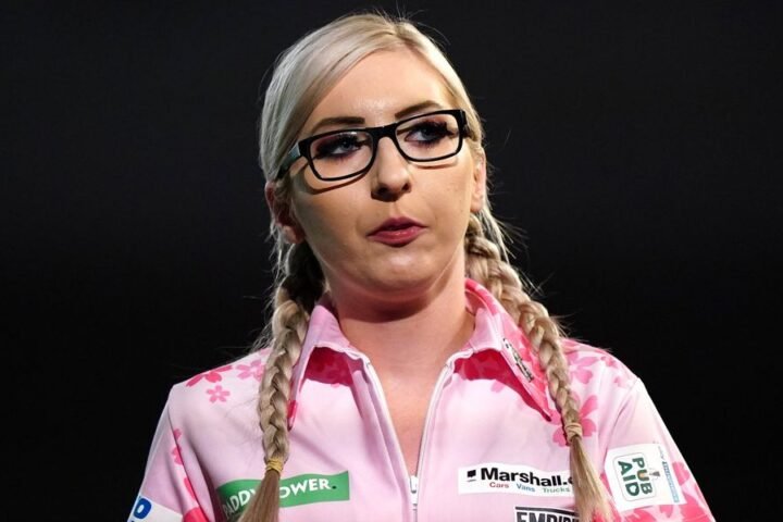 Fallon Sherrock reflects on tough year as she returns to World Darts Championship