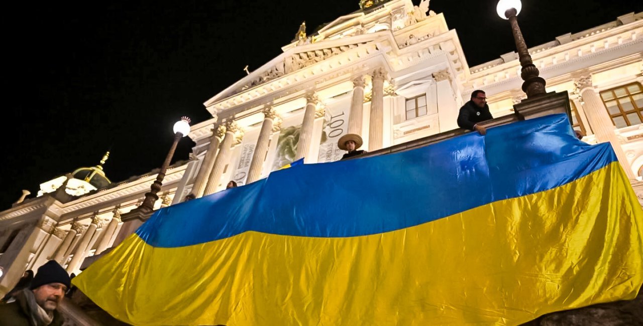 Okamura denounces Ukrainian flag display on Prague landmark, sparking political backlash