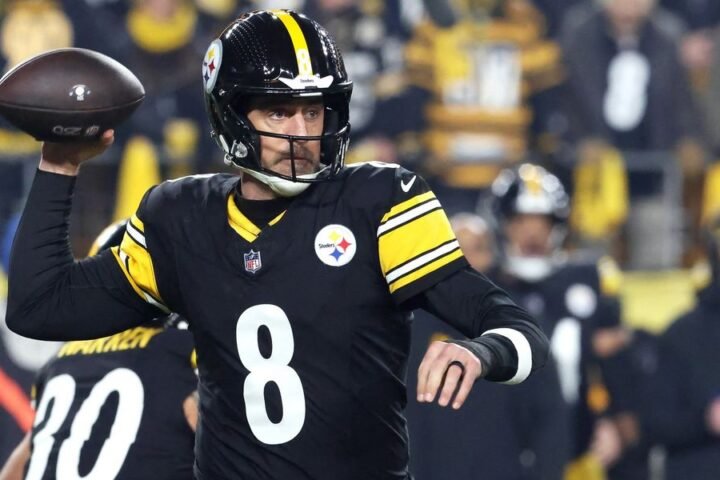 Aaron Rodgers weighs future after Pittsburgh's postseason exit in wild-card round