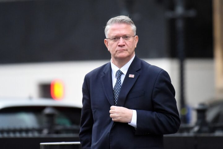 Andrew Rosindell becomes seventh MP to join Reform party amid Tory defections