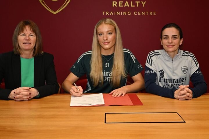Arsenal disables social media comments following sexist abuse aimed at new signing Smilla Holmberg