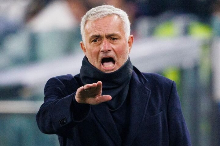 Fans confront Jose Mourinho at Benfica training centre amid growing discontent over results