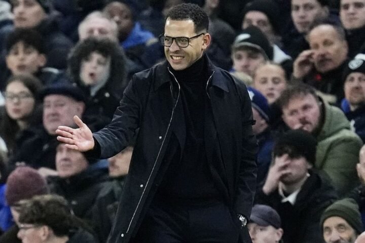 Liam Rosenior addresses Chelsea's mistakes after Carabao Cup defeat to Arsenal