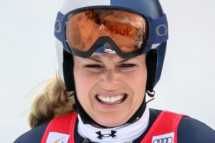 Lindsey Vonn hospitalized after skiing crash raises concerns over Winter Olympics participation
