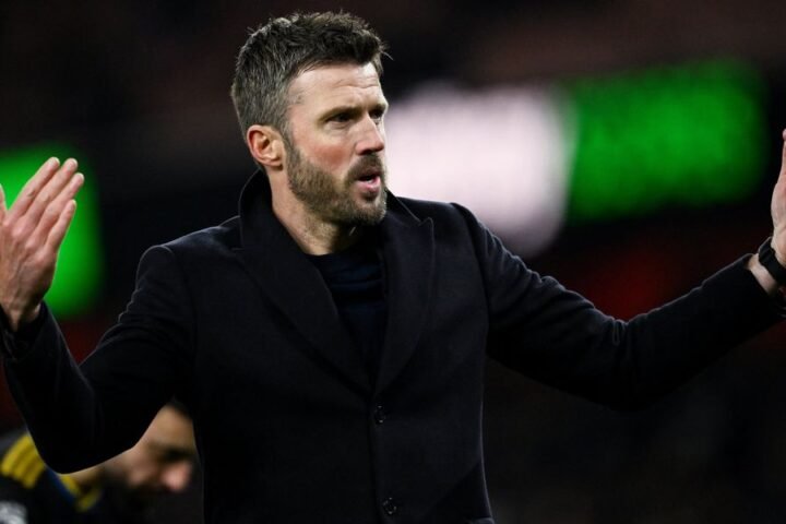Michael Carrick maintains perfect start as Manchester United defeats Arsenal 3-2