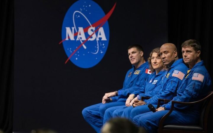 NASA plans crewed Artemis II mission despite safety concerns over Orion's heat shield