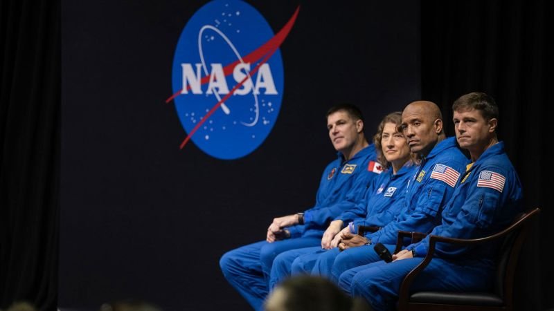 NASA plans crewed Artemis II mission despite safety concerns over Orion's heat shield