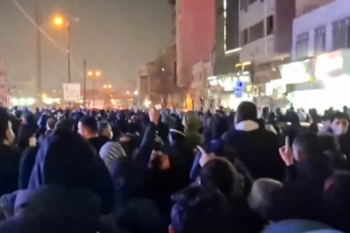 Protests escalate in Iran amid violent crackdown and international warnings on human rights