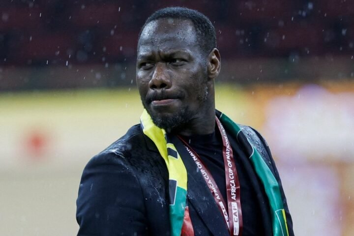 Senegal coach leaves press conference amid jeers from Moroccan journalists
