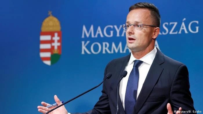 Hungary’s foreign minister defends illegal border crossings as Ukraine enforces wartime mobilisation
