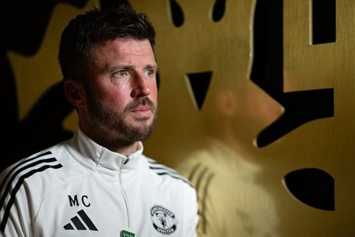 Carrick reassures fans of unity at Manchester United amid Ratcliffe's controversial comments