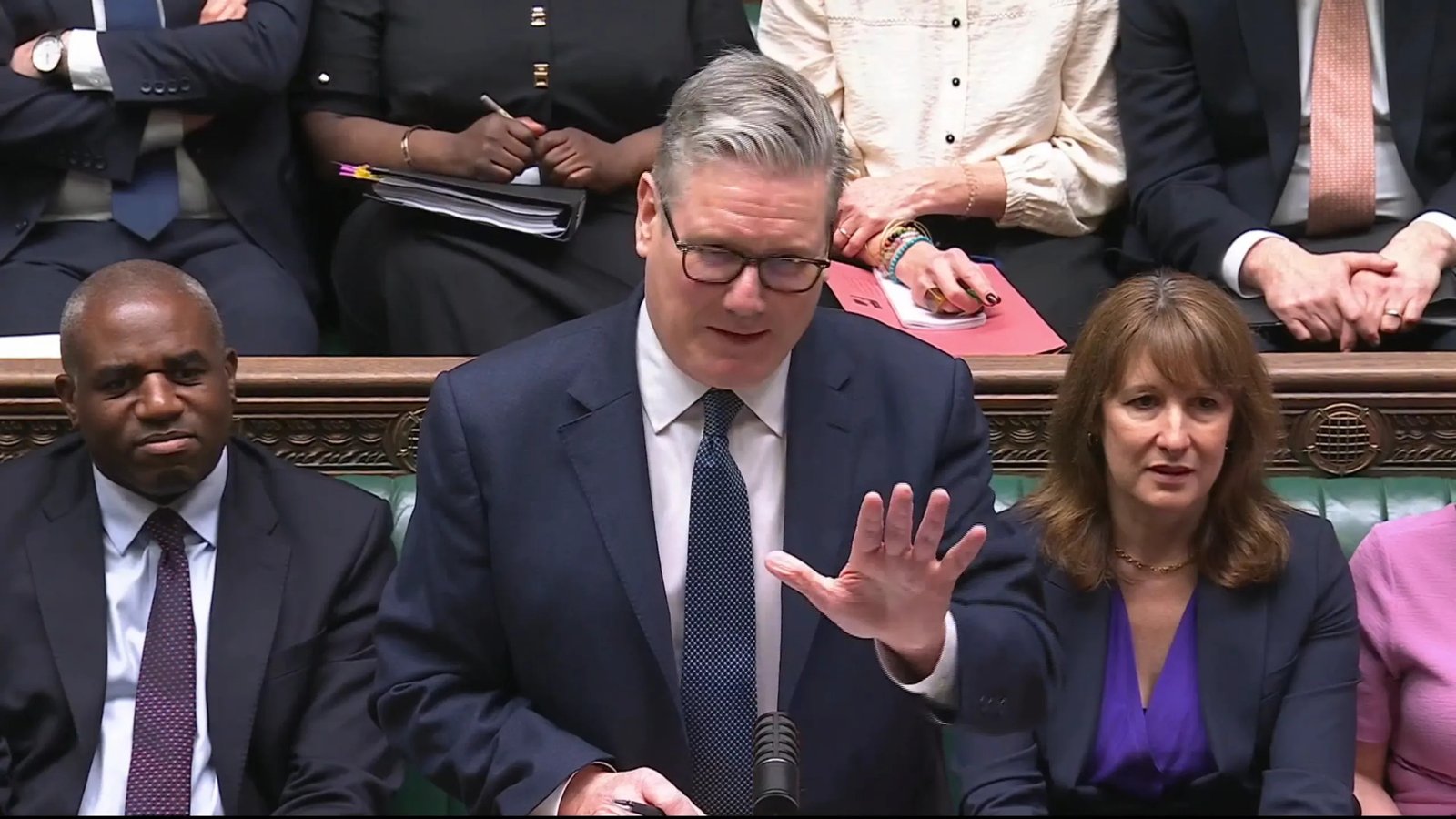 Keir Starmer considers overhaul of student loans amid growing criticism of debt system