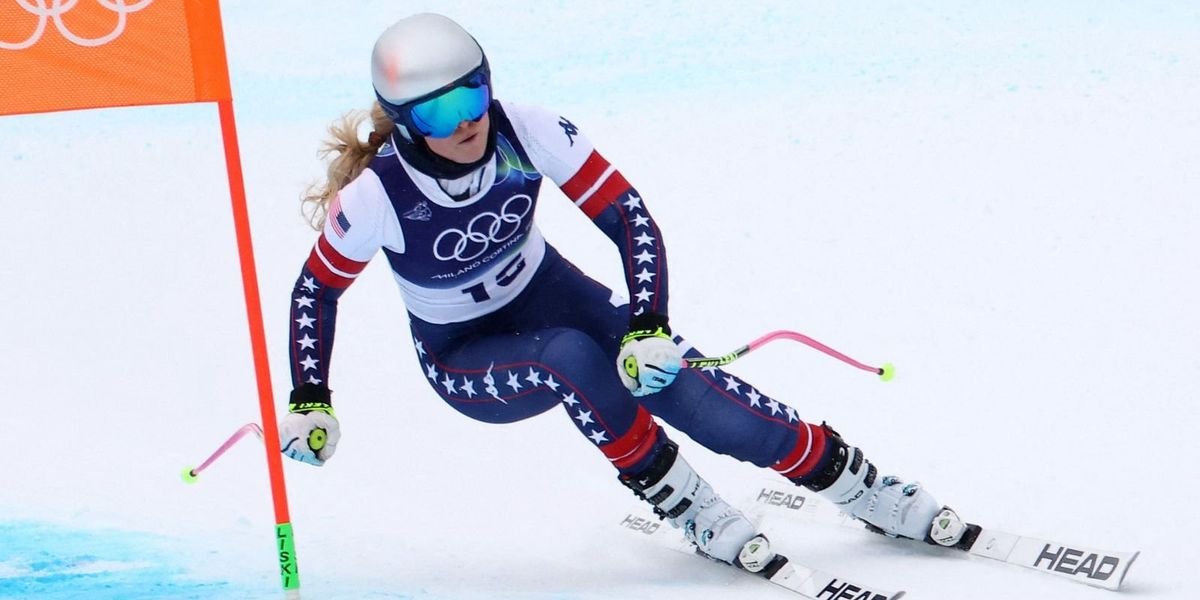Lindsey Vonn's coach praises her bravery after serious injury at Winter Olympics