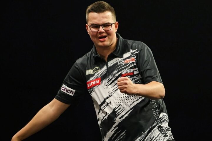 Gian van Veen withdraws from Premier League Darts in Dublin due to health issues