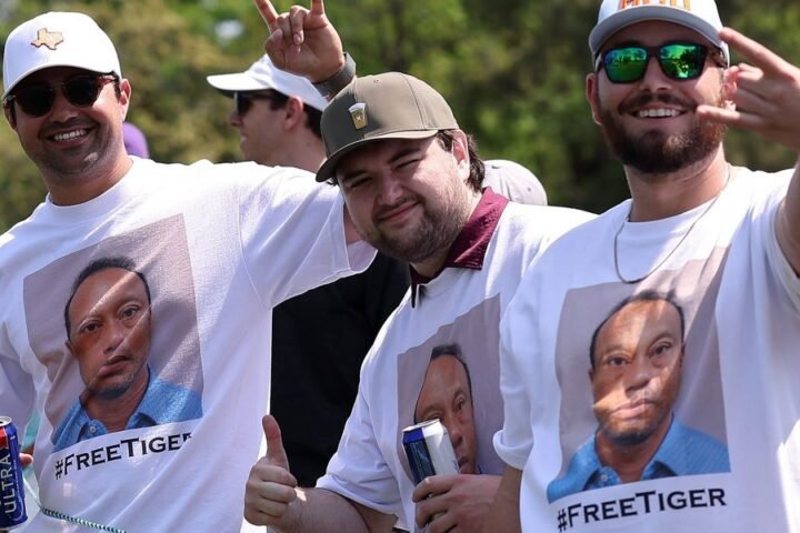 Golf fans show support for Tiger Woods with mugshot shirts at Houston Open