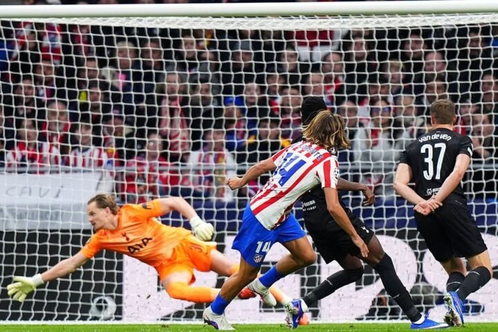 Igor Tudor's gamble backfires as Tottenham's Antonin Kinsky struggles in Champions League opener