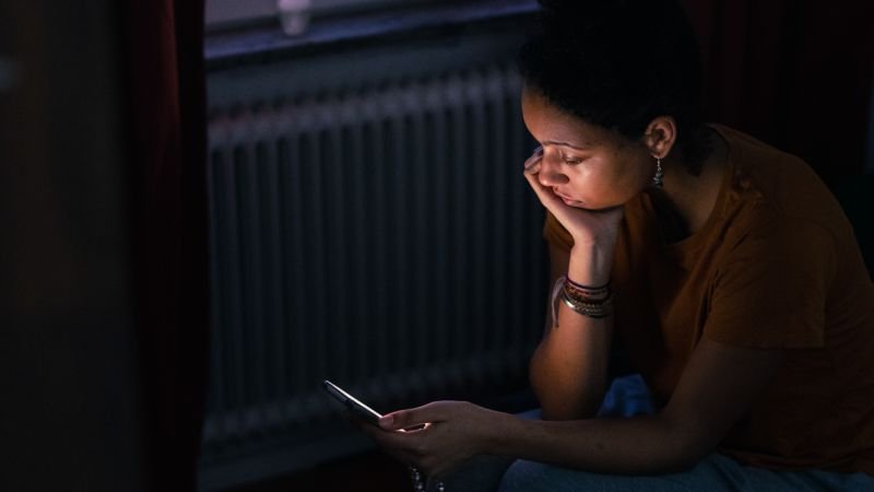 Social media usage linked to well-being declines among youth, World Happiness Report finds