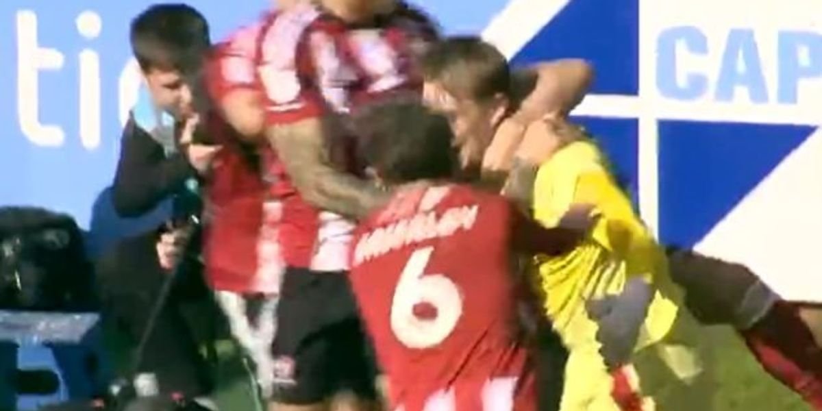 Exeter City goalkeeper scores last-minute equaliser in thrilling 3-3 draw with Stockport