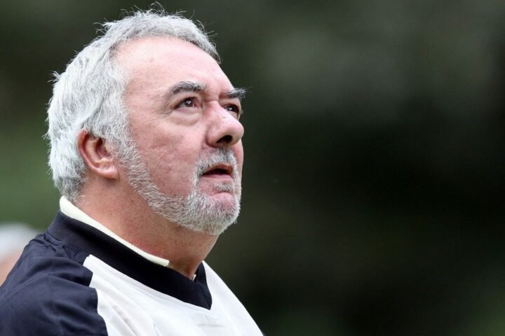 Family and friends honour John Virgo at memorial service in Sheffield