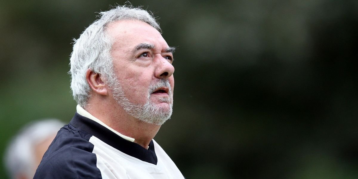 Family and friends honour John Virgo at memorial service in Sheffield
