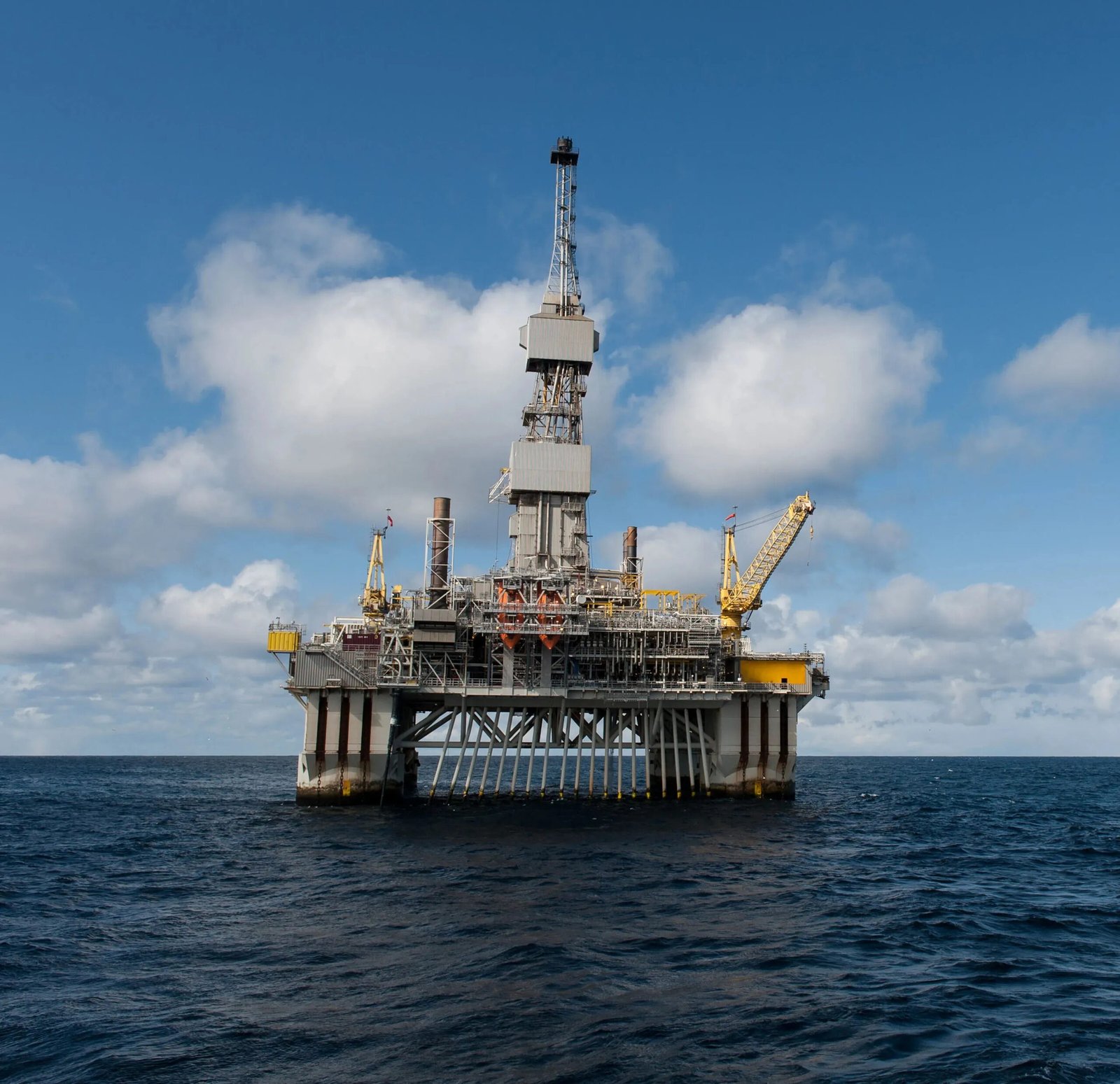 North Sea jobs decline by 4,000 in first year of Labour government