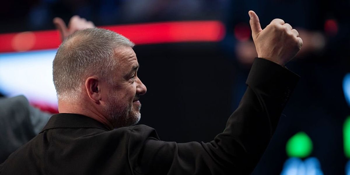 Stephen Hendry criticises Xiao Guodong for 'worst shot' at world snooker championship